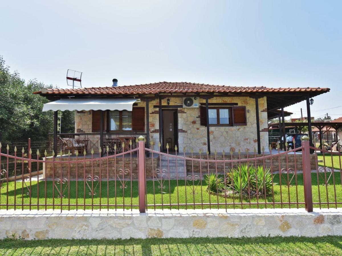 Villa Trifon By Rentalspro Services -Nea Potidea Halkidiki エクステリア 写真